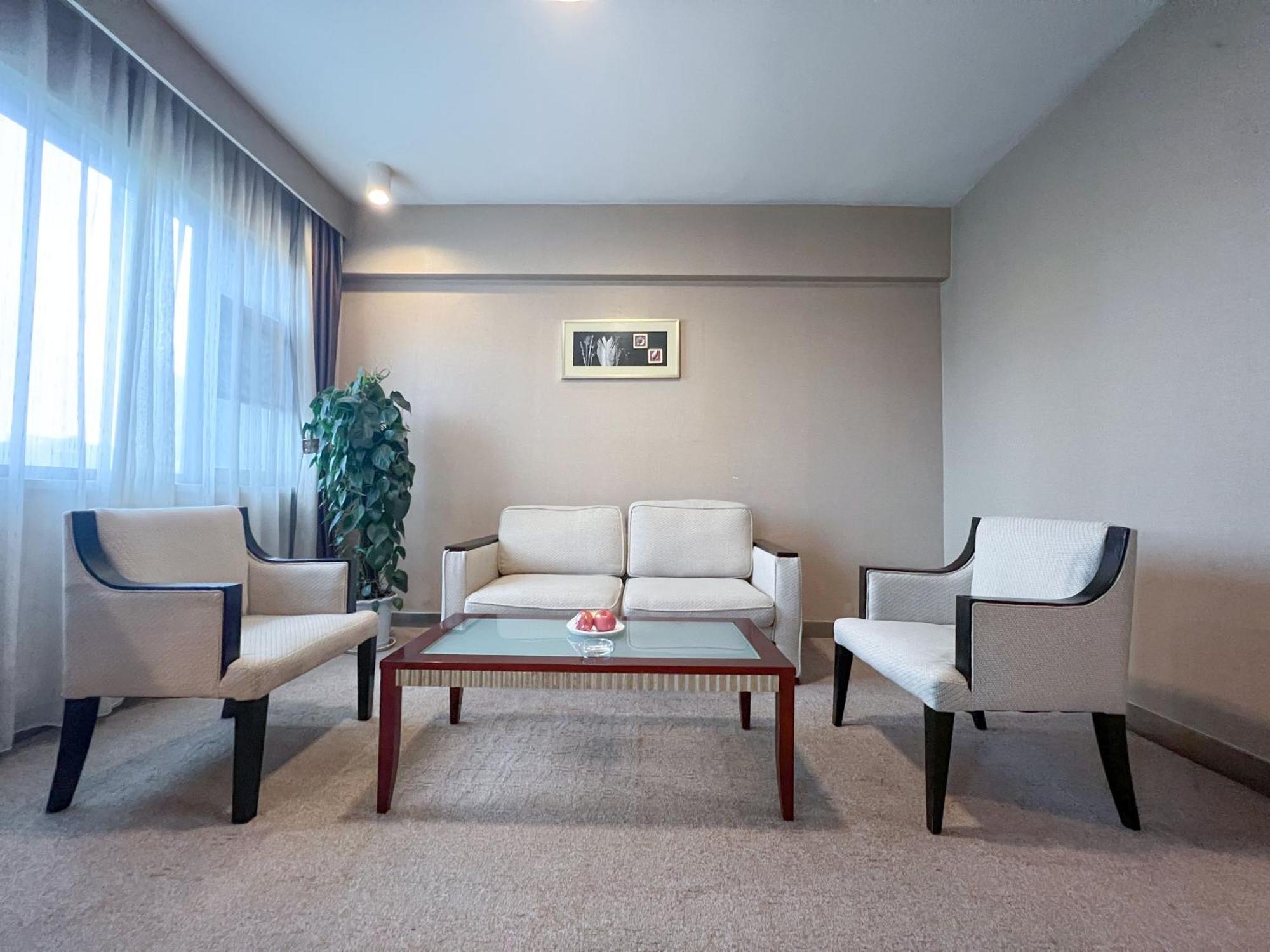 Holiday Inn Express Zhengzhou Zhongzhou By Ihg Exteriör bild